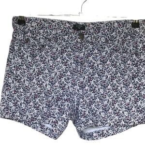 J. Crew Stretch Floral Print Zip Up Shorts
Size 4